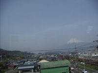 =12h47 Fuji-san, rechts!